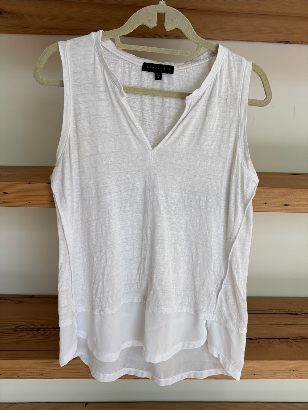 SANCTUARY - 100% linen- White Sleeveless V-Neck Layered-Hem Tank